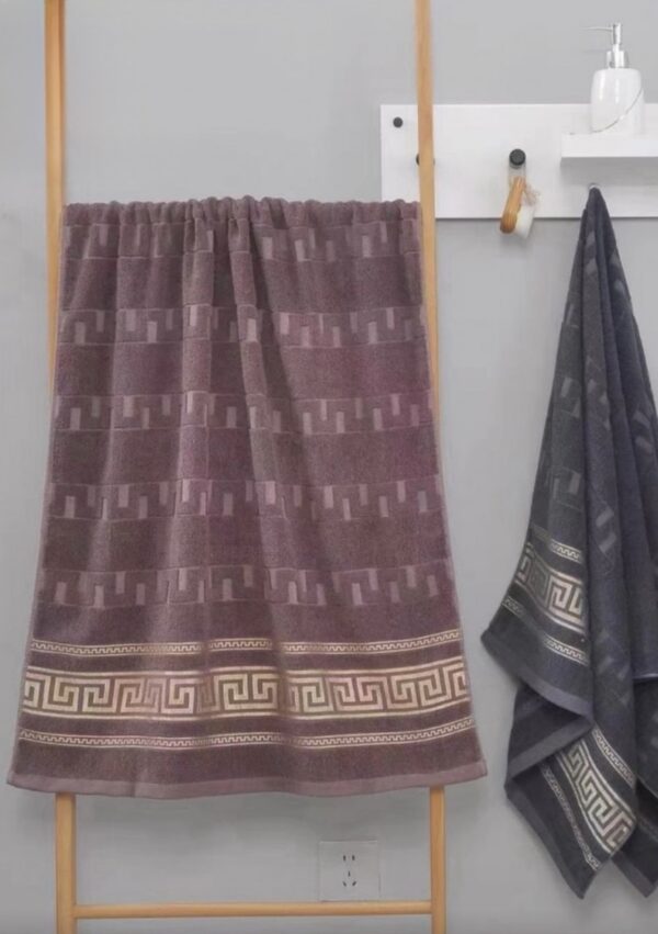 Πετσέτα Προσώπου 100x46εκ. – Σκούρο Μωβ με Χρυσές Λεπτομέρειες