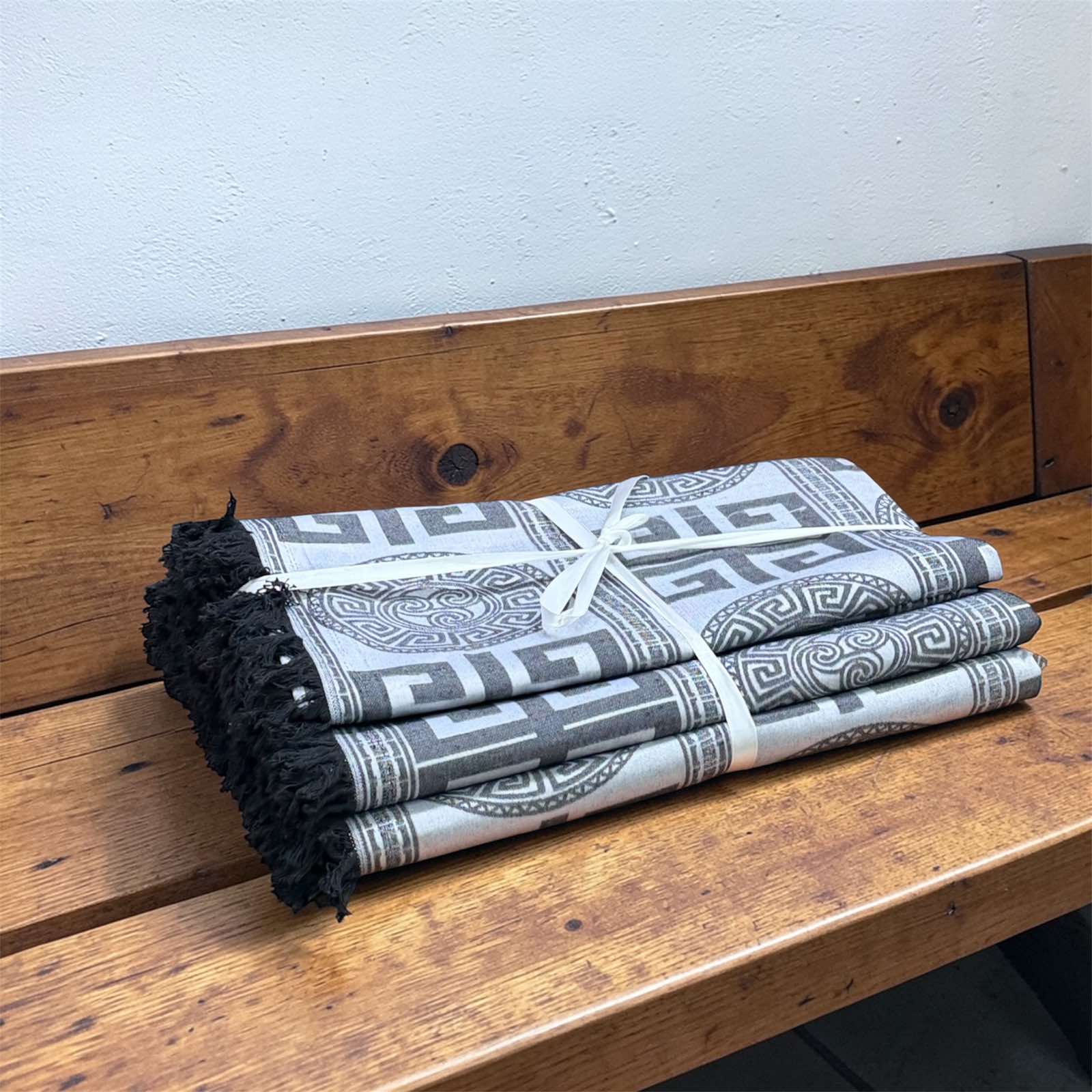 Σετ Ριχτάρια Καναπέδων 3 Τεμαχίων – Γκρι / Μαύρο με Μαύρα Κρόσσια | Ασημάκης Home - Image 2