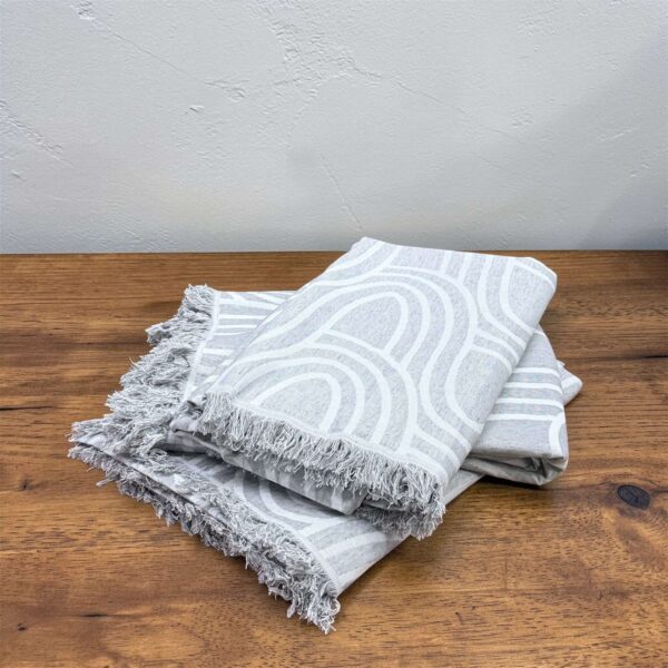 Σετ Ριχτάρια Καναπέδων 3 Τεμαχίων – Γκρι / Λευκό με Σχέδιο & Γκρι Κρόσσια | Ασημάκης Home