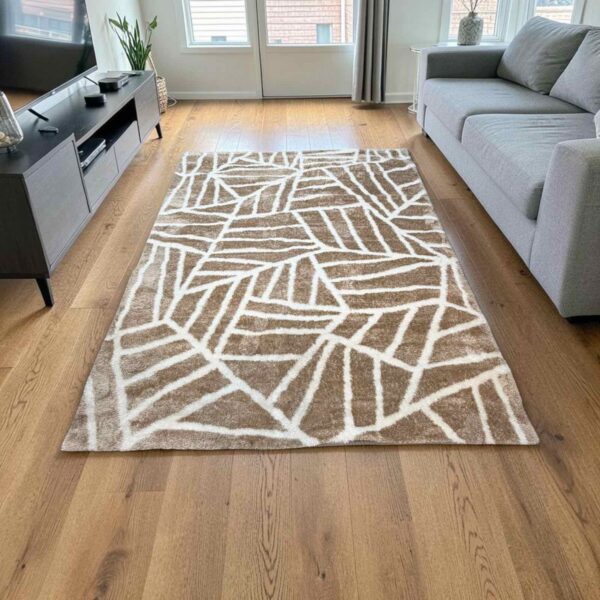 Γούνινο Χαλί 240x290 cm Μπεζ με Λευκό & Διακριτικά Σχέδια